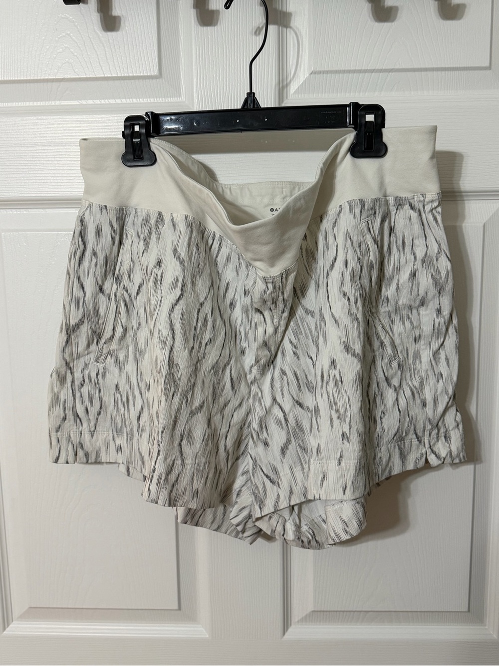 Athleta Cream and Gray Patterned Athletic Shorts